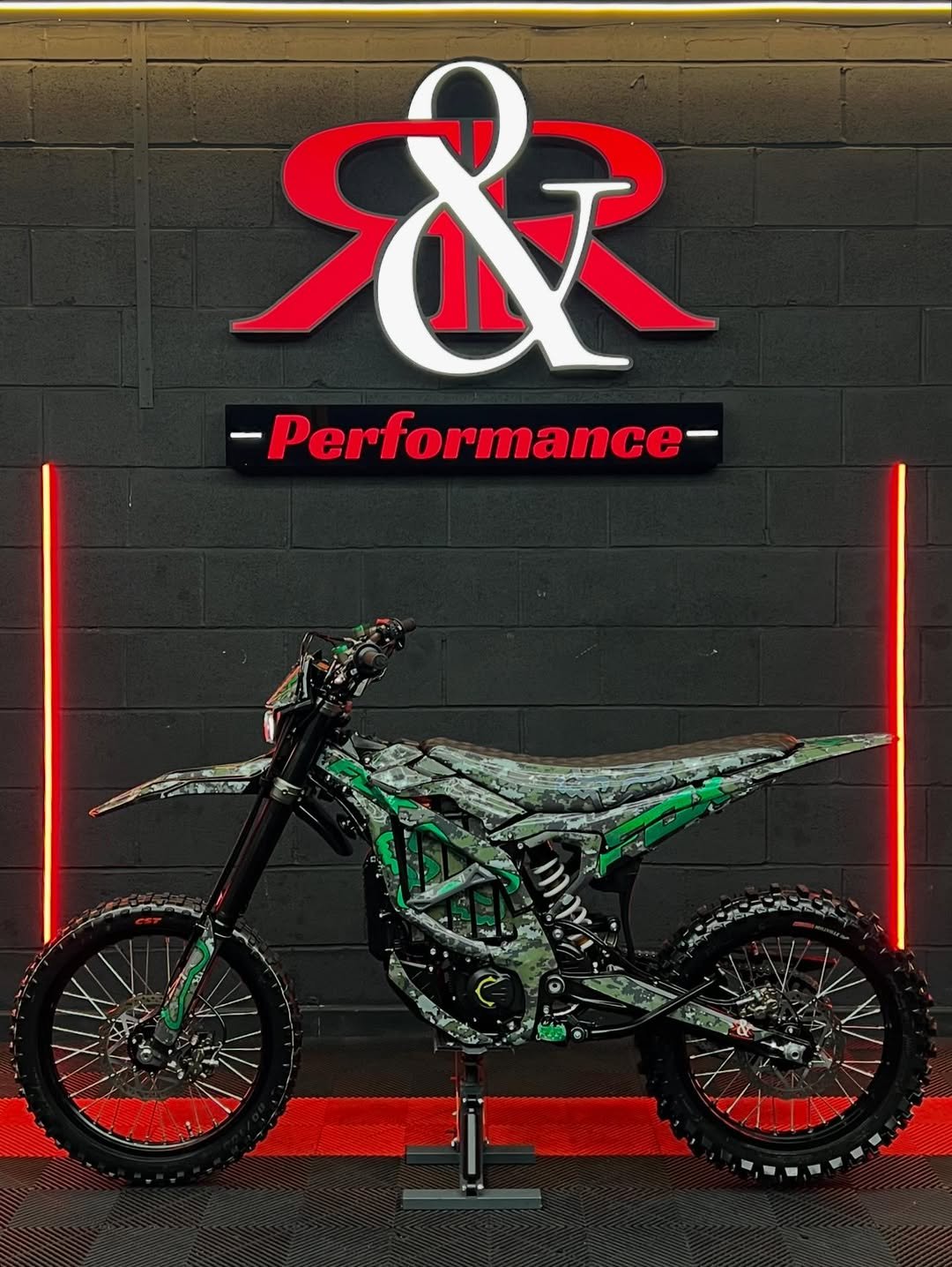 SUR RON ULTRA BEE 2024