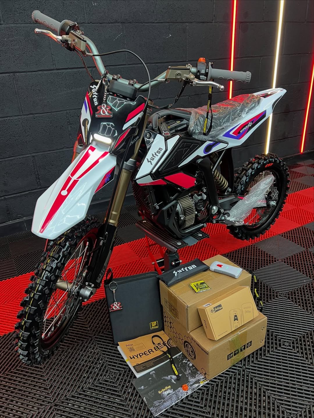 SUR RON HYPER BEE 🐝 2025