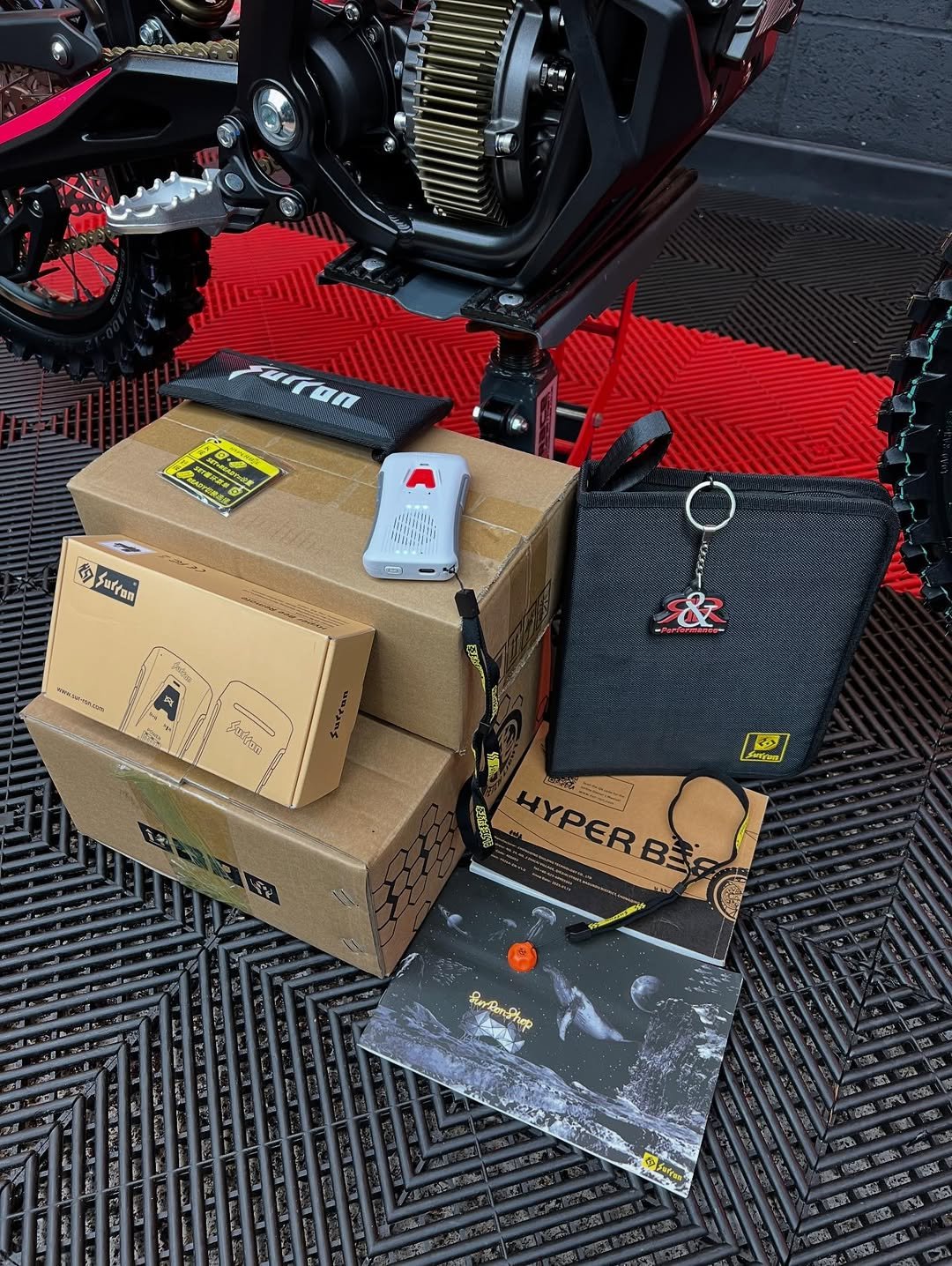 SUR RON HYPER BEE 🐝 2025 – Image 2