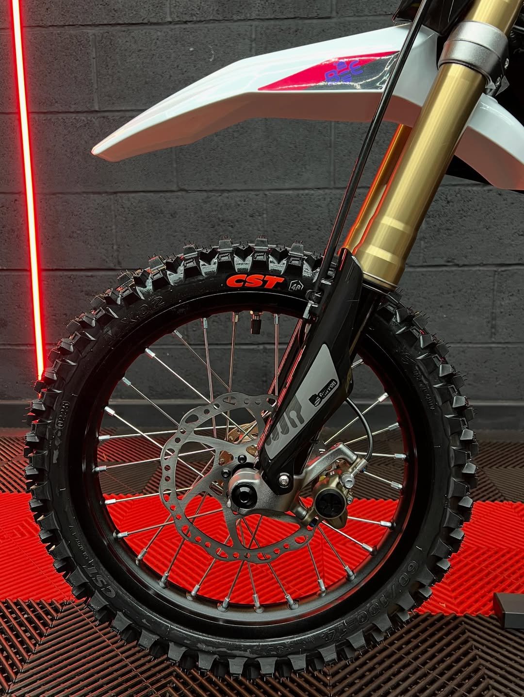 SUR RON HYPER BEE 🐝 2025 – Image 13