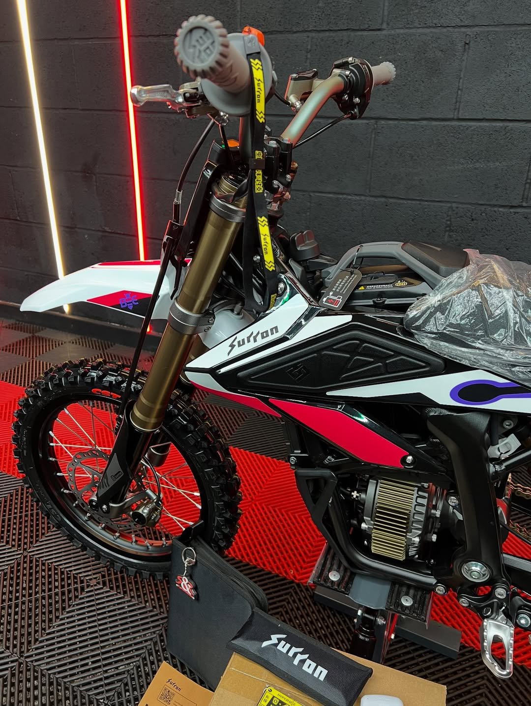 SUR RON HYPER BEE 🐝 2025 – Image 7