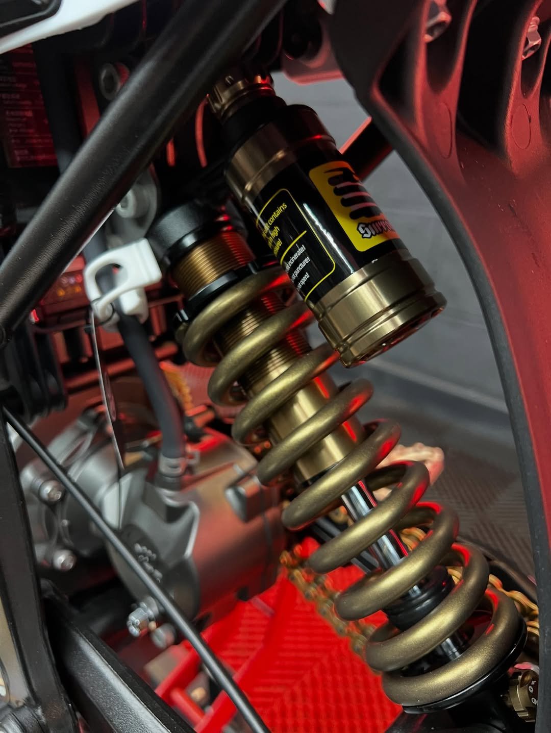 SUR RON HYPER BEE 🐝 2025 – Image 8