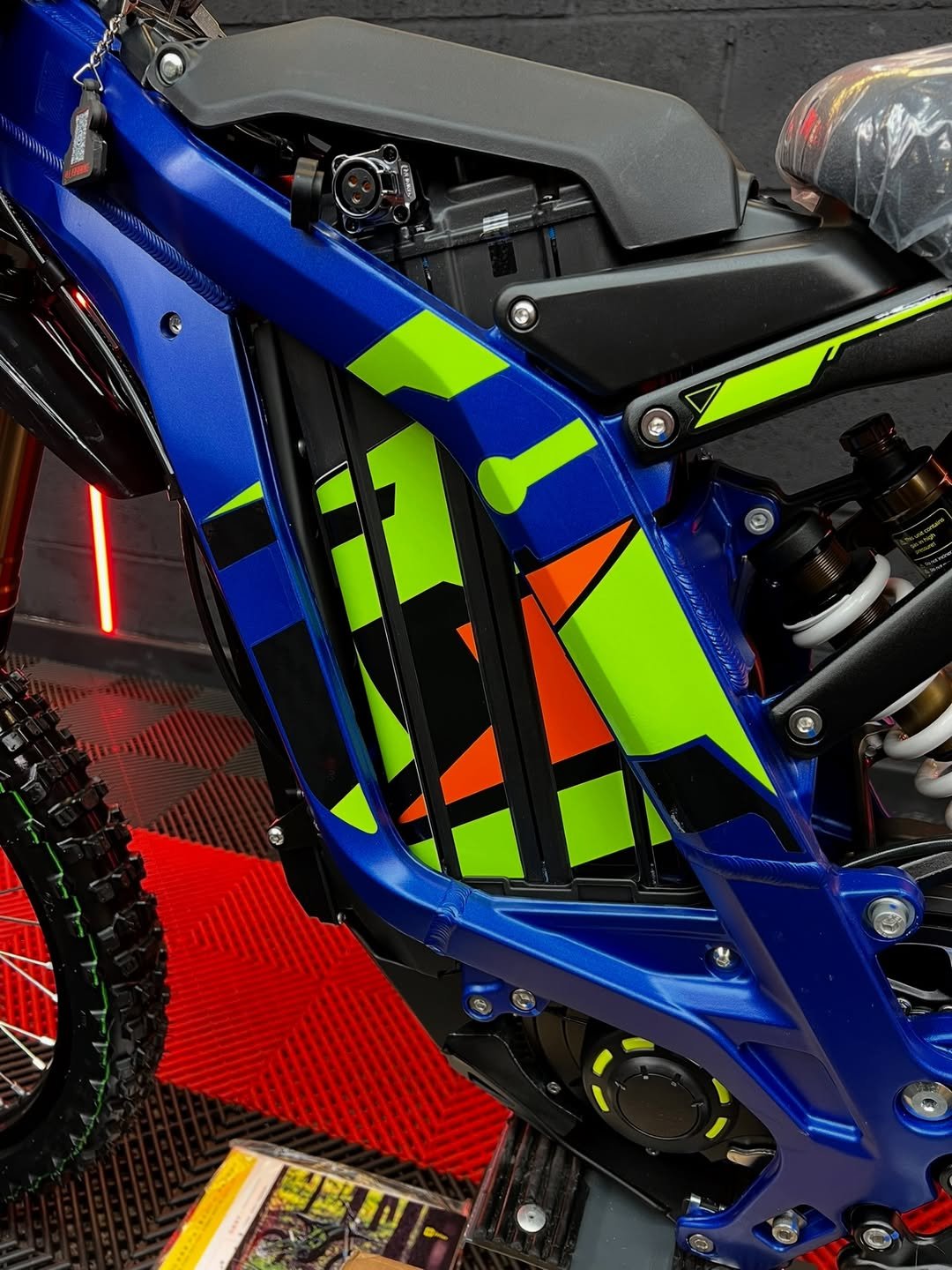 SUR RON LIGHT BEE 8KW 💙 2025 – Image 6