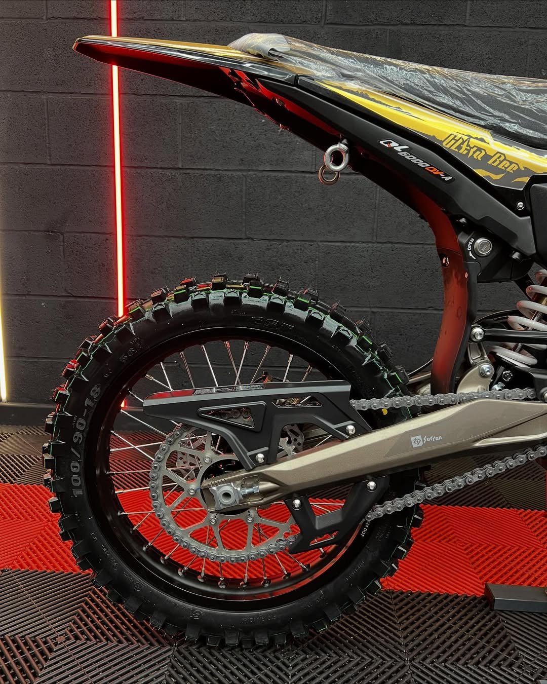 SUR RON ULTRA BEE X HP 🤎 2025 – Image 10